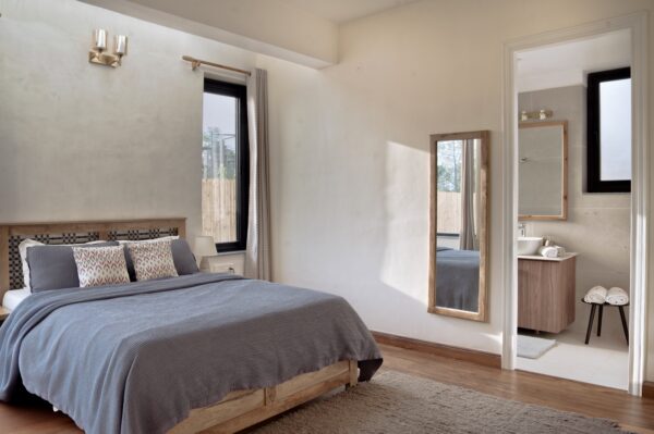 Deluxe Queen Room 2 (Almora)
