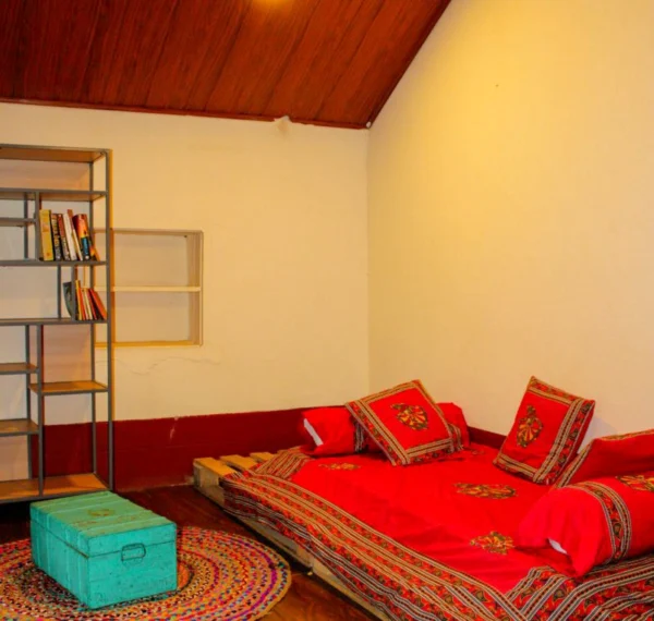 Cloudscape Vintage Bungalow - Image 8
