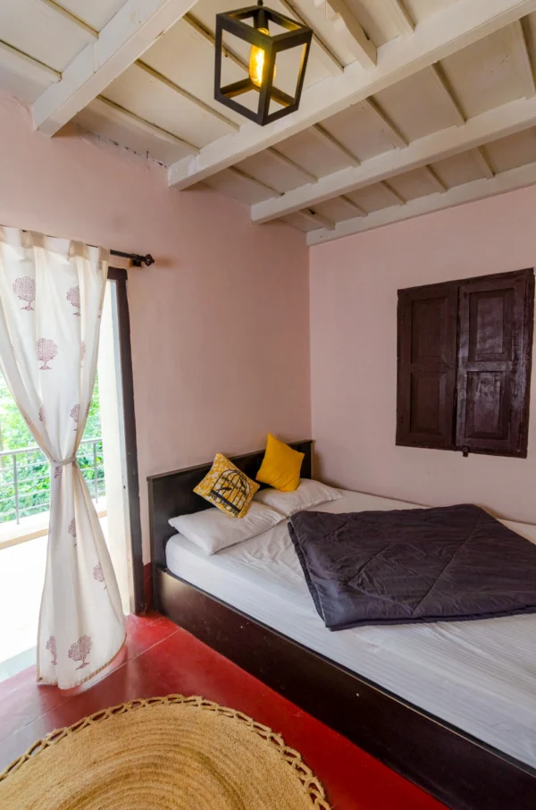 Cloudscape Vintage Bungalow - Image 5