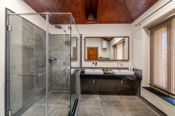 seraibagh luxury rooms - Image 5