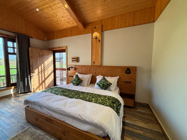 Premium Pine Chalet (Corbett) - Image 2
