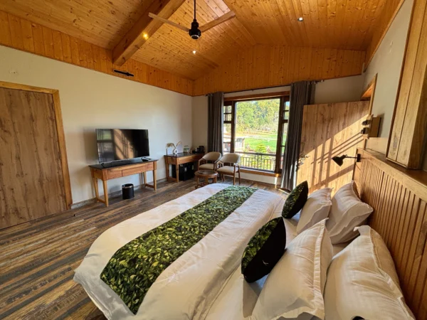 Premium Pine Chalet (Corbett) - Image 4