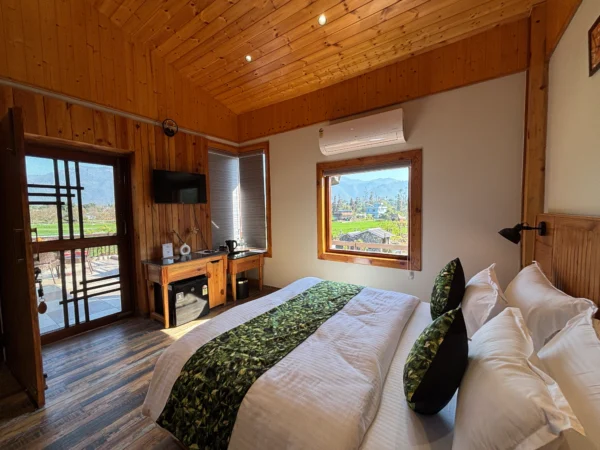 Standard Pine Chalet (Corbett) - Image 4
