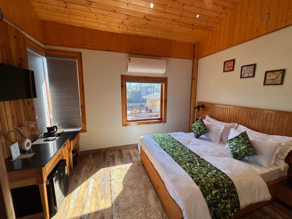 Standard Pine Chalet (Corbett) - Image 3