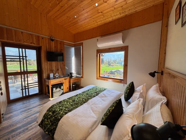 Standard Pine Chalet (Corbett)
