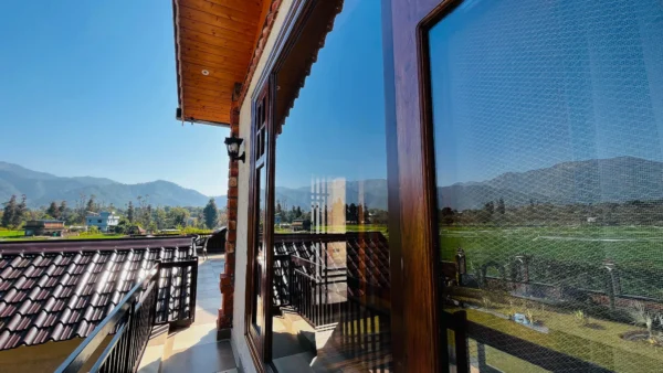 Premium Pine Chalet (Corbett) - Image 10