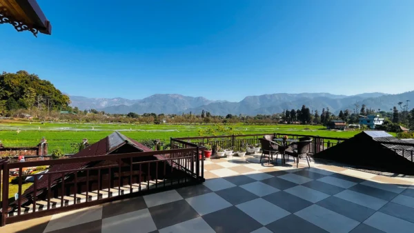 Premium Pine Chalet (Corbett) - Image 9