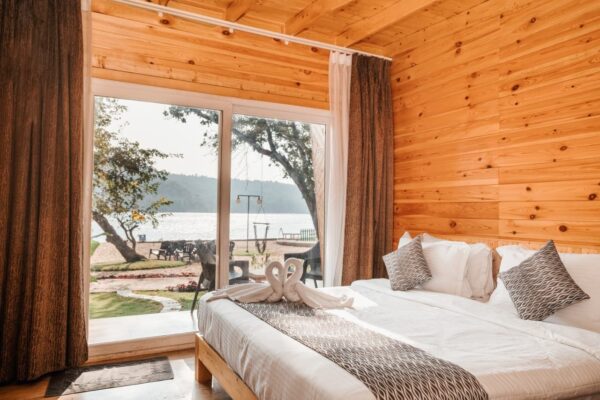 Devbag Luxury Cottage - Image 3