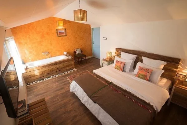 Meenabagh Shimla Deluxe Room - Image 3