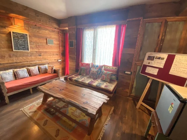 Meenabagh Shimla Budget Room - Image 4