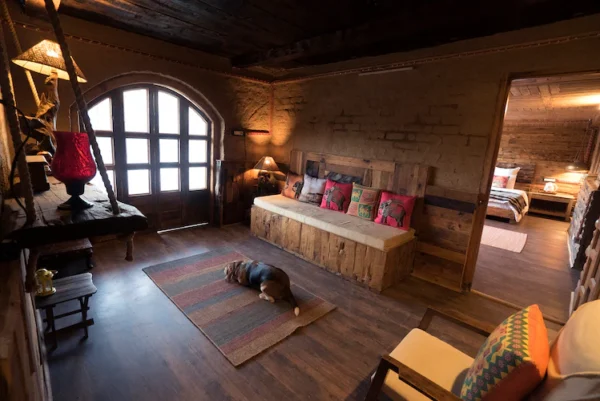 Ratnari Log Cabin - Image 5