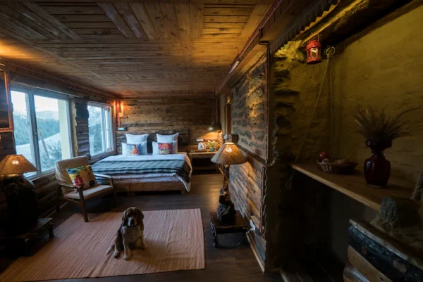Ratnari Log Cabin