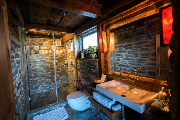 Ratnari Log Cabin - Image 8
