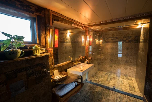 Ratnari Log Cabin - Image 7