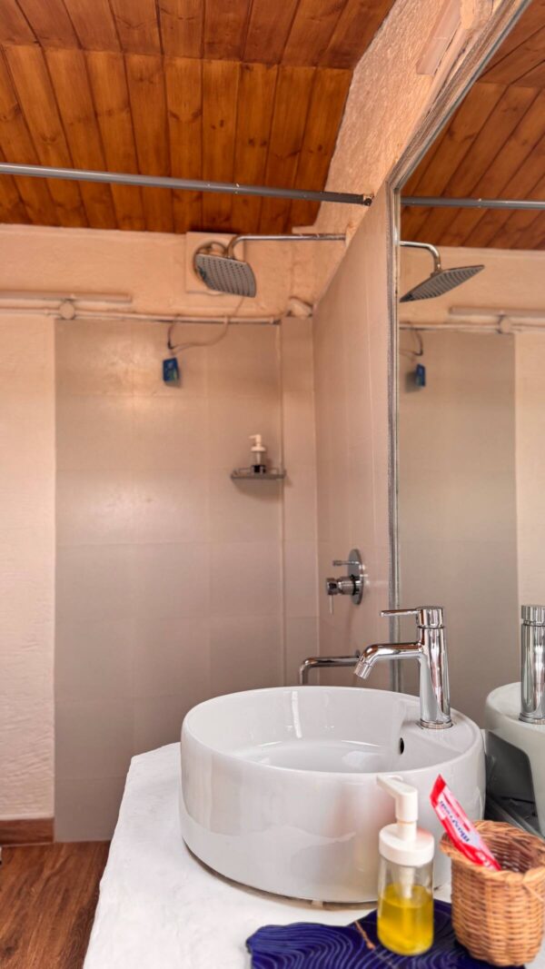 Mukteshwar Sabi Room - Image 17